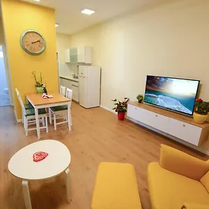 בדוק זמינות